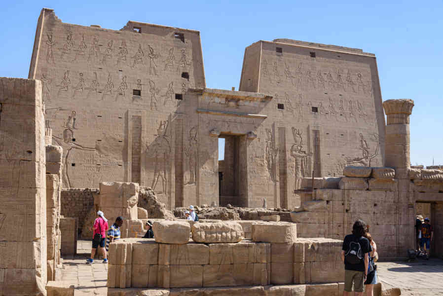 Egipto 149 - Edfu - Templo de Horus.jpg
